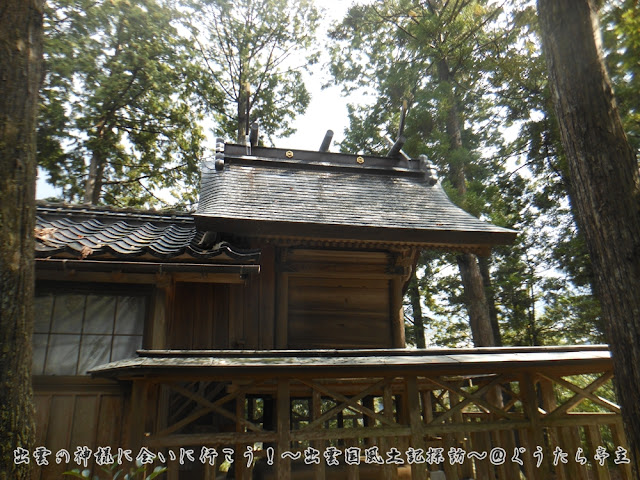 船林神社　本殿　右側