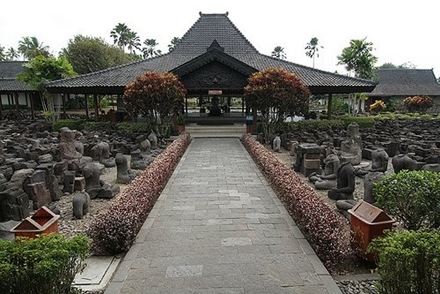 MOSOLEUM -4