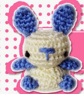 http://hellohappycrafts.deviantart.com/art/free-amigurumi-pattern-fat-bun-325898695