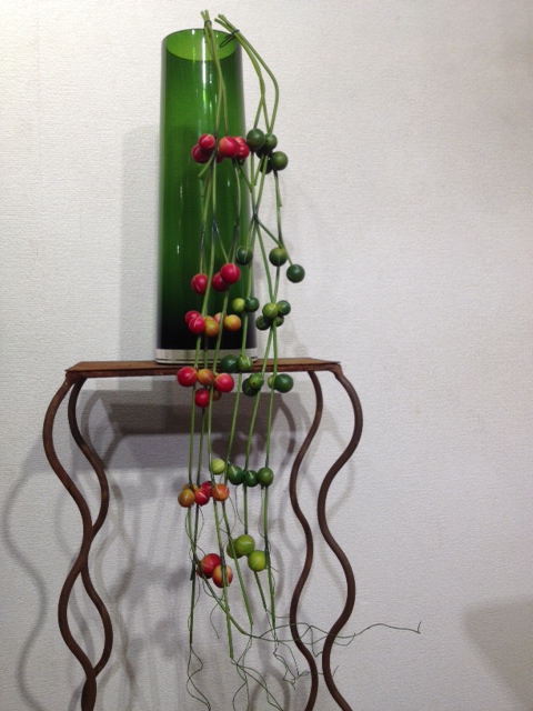 葉織 Haori Flowers 新宿区のお花屋さん ラッキョウ型のミニボトル がおすすめです 葉織 Haori Flowers 新宿区のお花屋さん ラッキョウ型のミニボトル がおすすめです