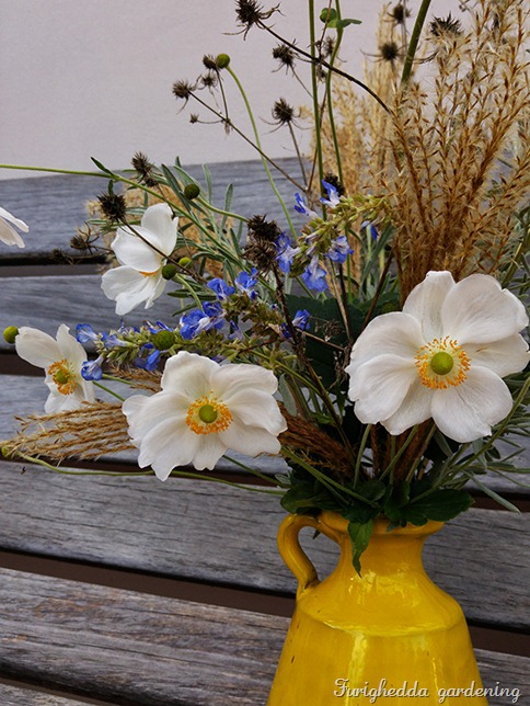 anemone bouquet 4