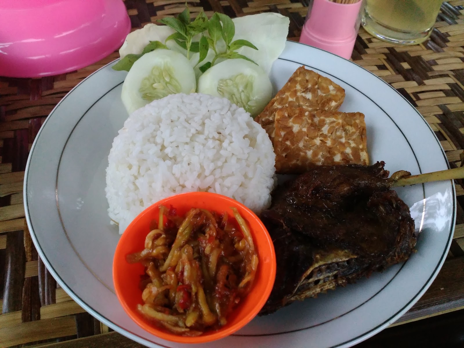 Bebek goreng kandank bebek resto