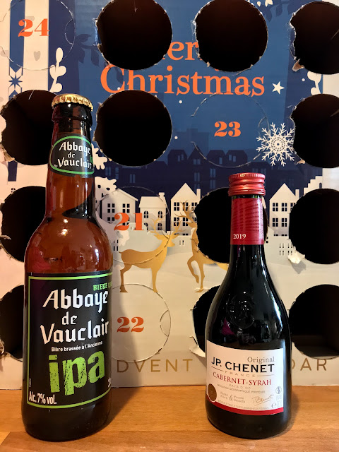 French Village Diaries France Trivia Advent Calendar day twenty Aliénor d'Aquitaine Pere Noel