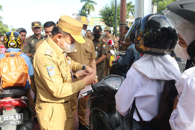 Gubernur Al Haris Dukung Gerakan 10 Juta Bendera Merah Putih