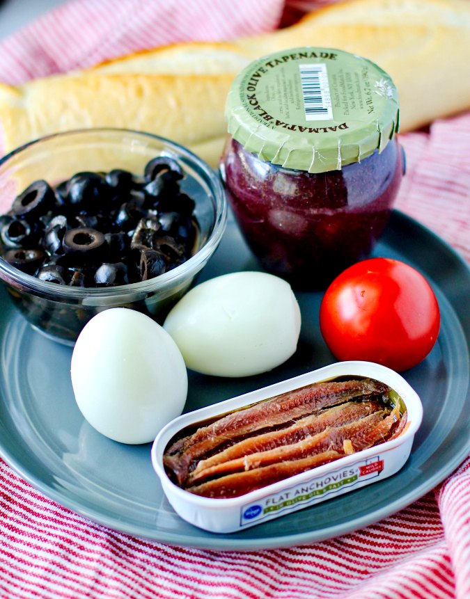 Egg and tapenade toasts ingredients