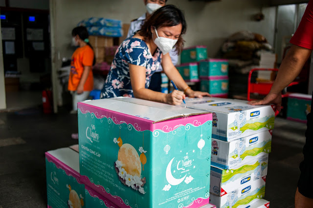 Mid-Autumn Festival gifts for children quarantined in hospitals because of Covid 19