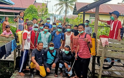 Tim Relawan Covid-19 Ujung Pandang Semprotkan Desinfektan