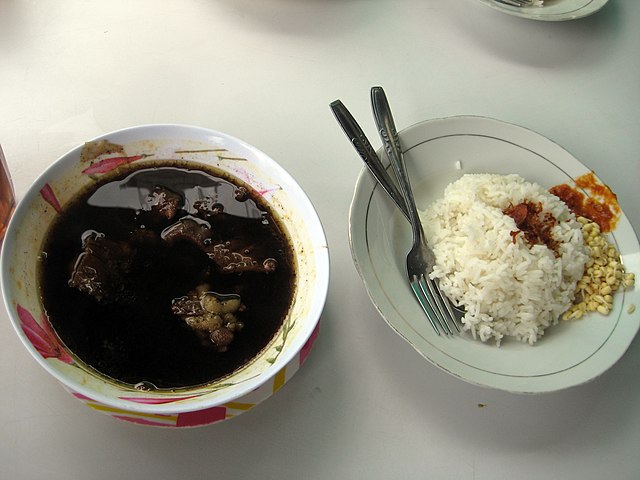 Resep Rawon, Kelezatan Khas Jawa Timur Dengan Warna Hitam Yang Unik