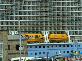 Spain, Anthem of the Seas in Vigo   by E.V.Pita (2015)   http://picturesplanetbyevpita.blogspot.com/2015/04/spain-anthem-of-seas-in-vigo-anthem-of.html     "Anthem of the Seas" visita Vigo  por E.V.Pita (2015)