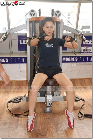kangana-work-out-gym-18