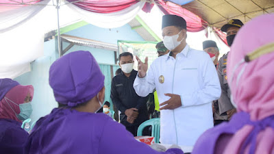 Sekitar 3 Juta Santri Bisa Divaksinasi, Panglima Santri Jabar Tinjau Vaksinasi di Miftahul Ulum Purwakarta