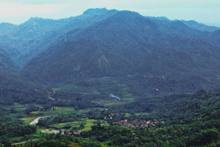 Wisata Alam Bukit Selo Arjuna dan Bligo, Bukit Batu Besar di kota Kendal