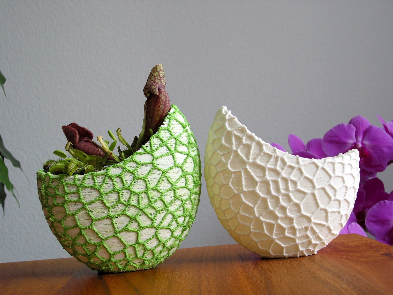 Organic flower pot - Voronoi Vase - monochrome Free 3D print model,Art Cam, Stl File