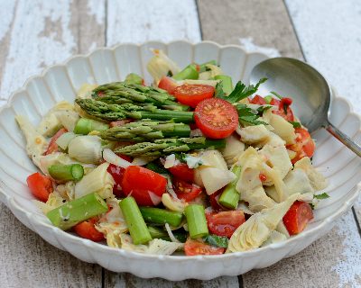 Easy-Easy Artichoke & Tomato Salad, another quick, versatile & healthy salad ♥ KitchenParade.com.