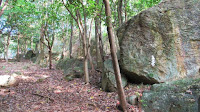 人文研究見聞録：鏡岩（吉備の中山） ［岡山県］