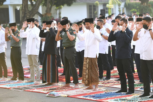 Presiden Jokowi Dan Ibu Iriana, Ucapkan Selamat Idulfitri 1443 Hijriah