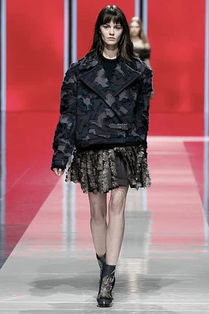 <img src="Christopher Kane Fall 2013 LFW 3" alt="Christopher Kane look 3">