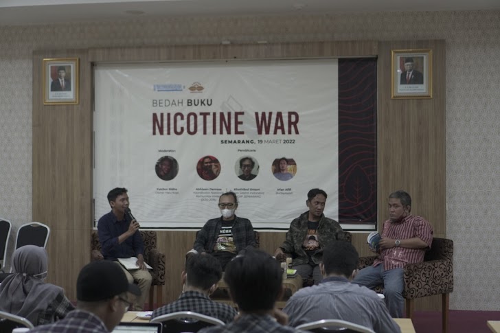 Buku Nicotine War Dibedah Lagi, Strategi Dagang Farmasi Kian Terungkap