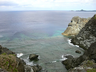 石垣島の御神崎（うがんざき）の海をのぞく 風景写真