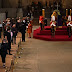  Βασίλισσα Ελισάβετ: Ολονύχτιο λαϊκό προσκύνημα! Τεράστια ουρά πολιτών, δρακόντεια μέτρα ασφαλείας