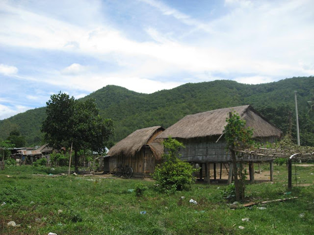 Gia đình khó khăn tại Thôn Tà Nôi