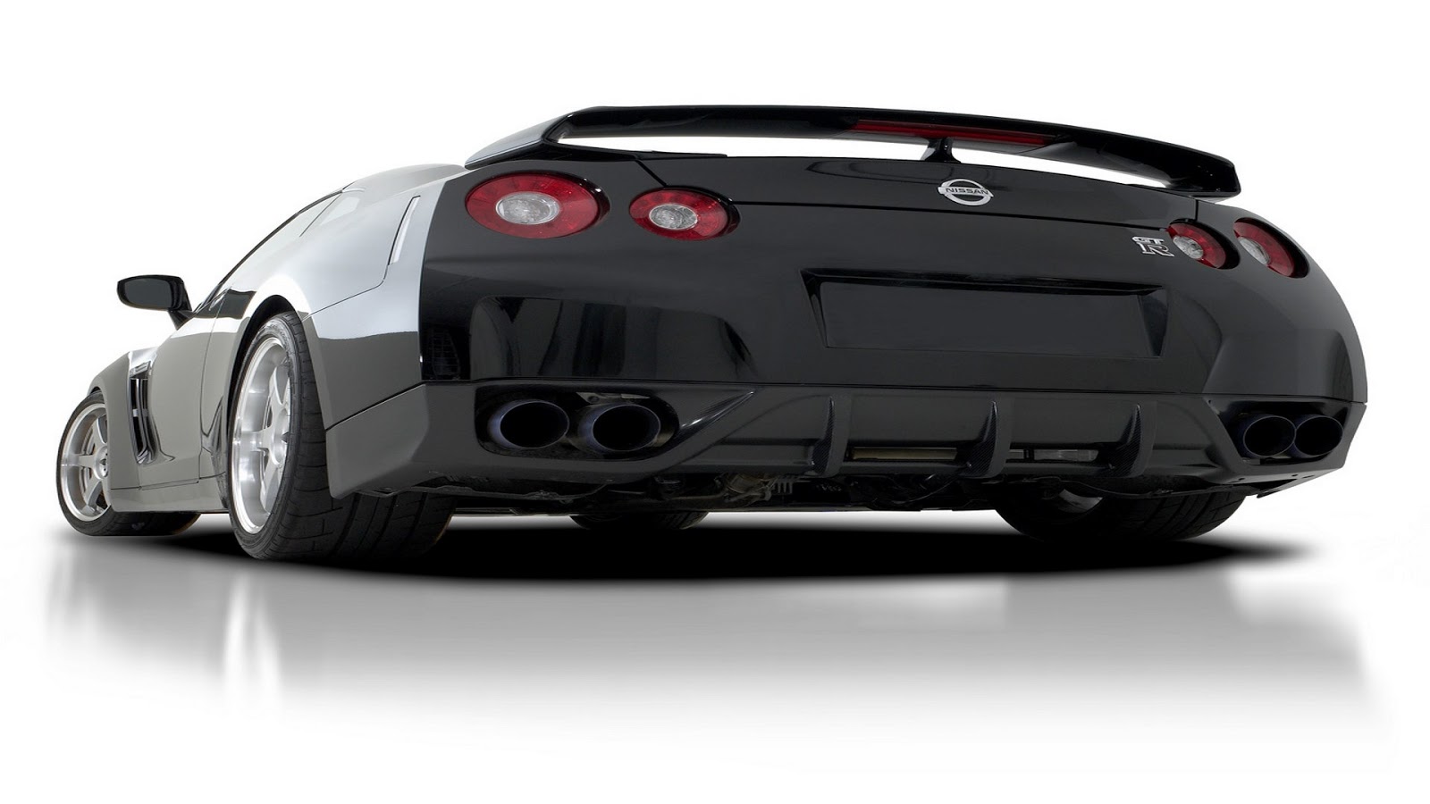 GTR R35 Wallpaper In HD | Wallpapers Fever | Photos,Images,Wallpapers ...