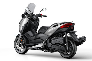 Yamaha X-MAX 400 (2018) Rear Side