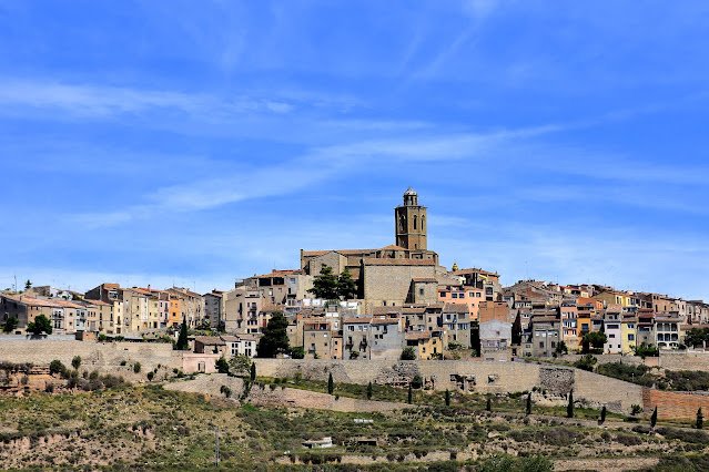 Als molt honorables e savis senyors los pahers de la vila de Cervera.