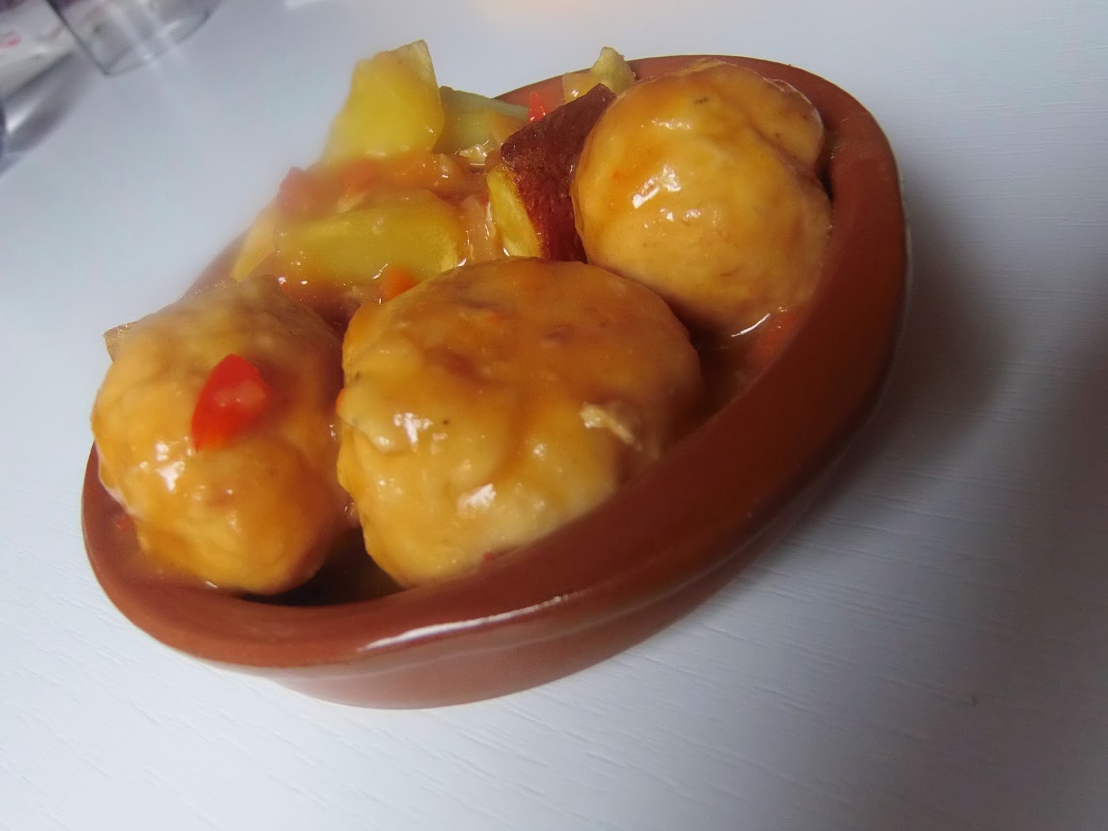 http://pequenasdeliciasdemaria.blogspot.com.es/2014/02/albondigas-de-pollo.html