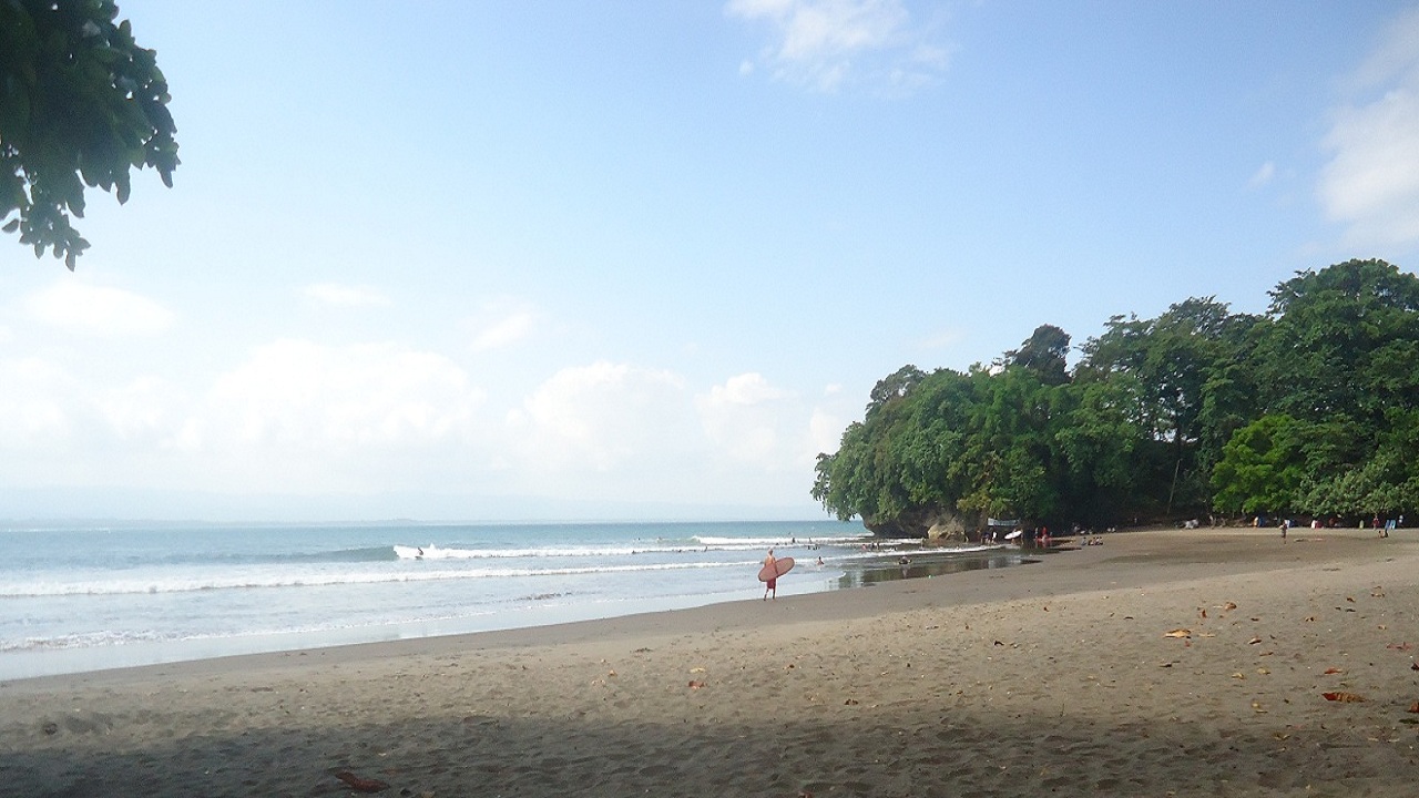 Pantai Batu Karas Pangandaran