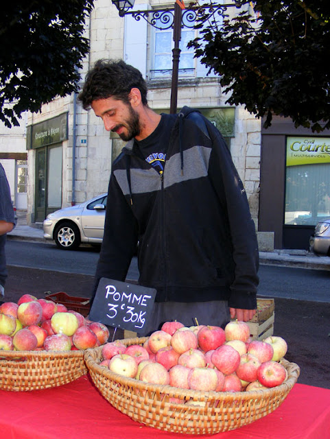 Organic apples at a market, Indre et Loire, France. Photo by Loire Valley Time Travel.