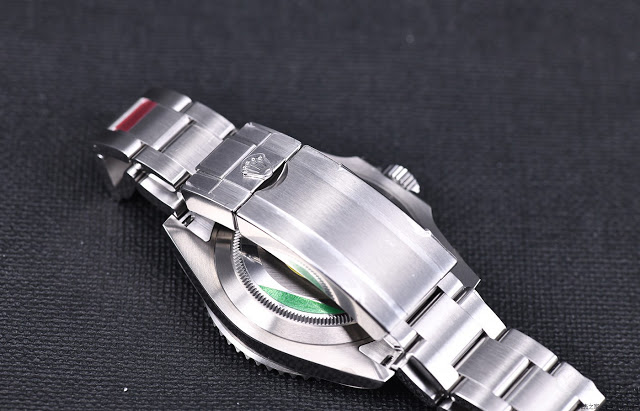 Comparar el nuevo y el viejo Rolex Submariner Verde "Fantasma" réplica de reloj