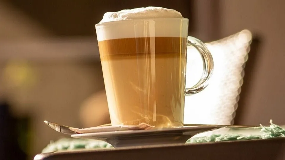 Segelas Teh Tarik Medan dengan buih tebal