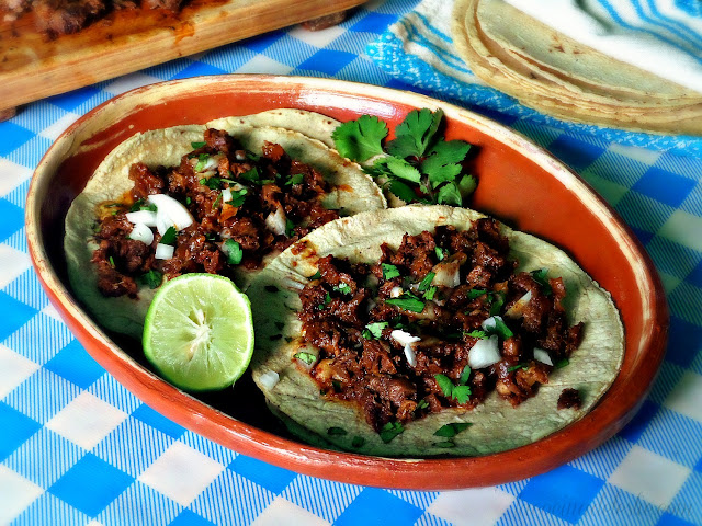Tacos de Barbacoa de Res - lacocinadeleslie.com 