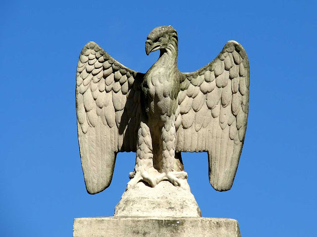 Stone eagle, Villa Jana, Quercianella, Livorno