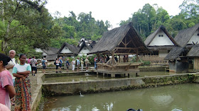 Hasil carian imej untuk Permukiman Trasional Badui, Kampung Naga, Tasikmalaya.