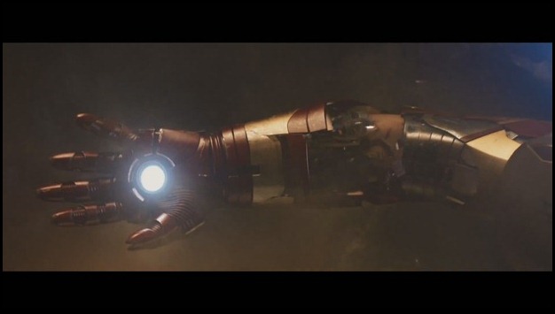 iron-man-3-tony-stark-robert-downey-jr-hand