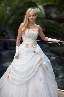 Unforgettable-bridal-wedding-dress-gown-pictures