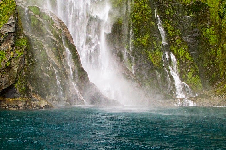 milford-sound-waterfalls-1 milford-sound-waterfalls-1