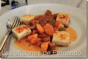 Lasaña de berenjena  y  rovellones  con pimientos y calabaza
