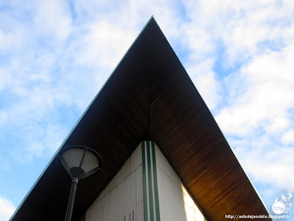 Malakoff - Centre commercial Henri Barbusse  Ingenieurs: René Sarger, Jean-Pierre Batellier  Architecte: Charles Sebillotte  Construction: 1958