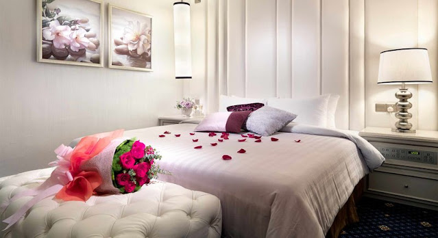 Best Romantic Bedroom Decorating Tips 2022