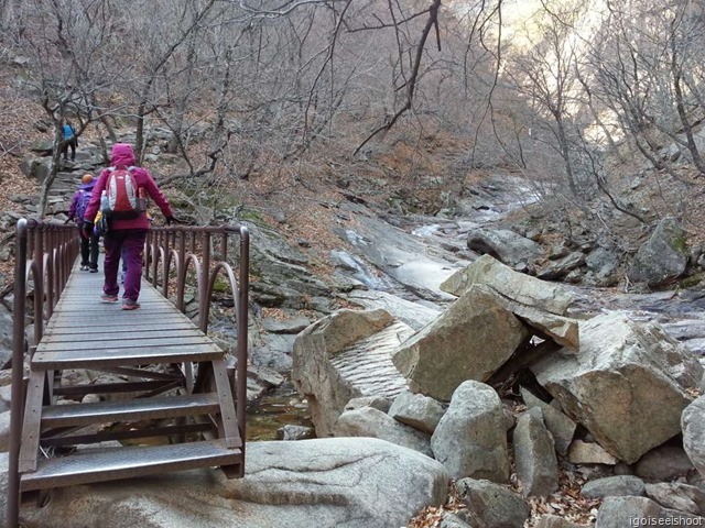 Trail to Yukdam Waterfall and Biryong Waterfall