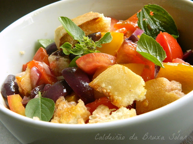 Panzanella ~ salada italiana de pão 