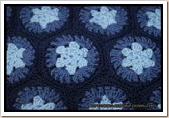 Granny hexagon pochette bleue