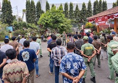 TNI-Polri Gembleng Satlinmas Berkoh