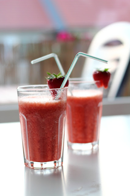 strawberry smoothie