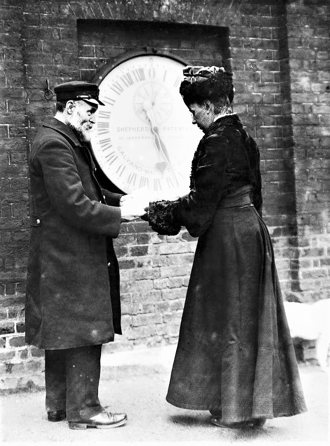 Ruth Belville at the Royal Greenwich Observatory, 1908.