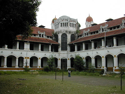 lawang sewu, wisata semarang, wisata sejarah, Misteri Lawang Sewu Di Tengah Kota Semarang