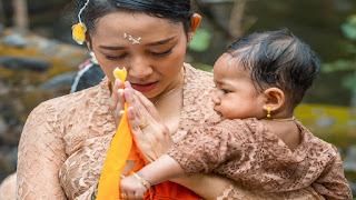 Tak Ada Yang Sekuat Wanita Bali